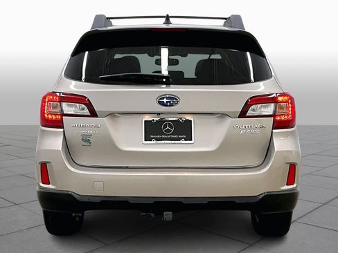 Used 2016 Subaru Outback 2.5i Limited image 4