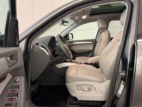 Used 2017 Audi Q5 2.0T Premium Plus w/ Technology Package AWD/4WD image 5