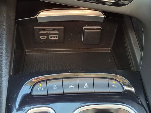 Used 2023 Buick Envision Essence w/ Technology Package I image 33