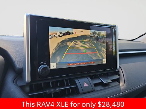 Used 2024 Toyota RAV4 XLE FWD image 28
