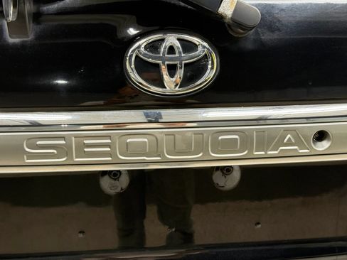 Used 2014 Toyota Sequoia Platinum AWD/4WD image 13