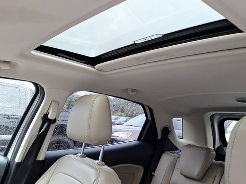 Used 2018 Ford EcoSport Titanium image 16