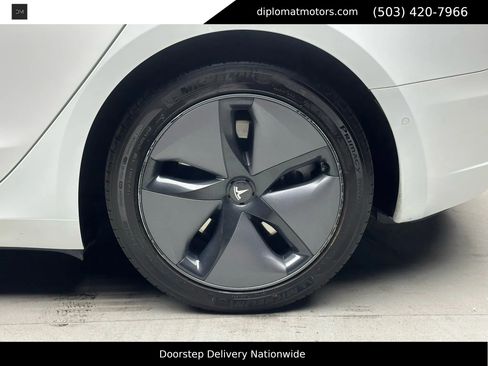 Used 2018 Tesla Model 3 Long Range image 34
