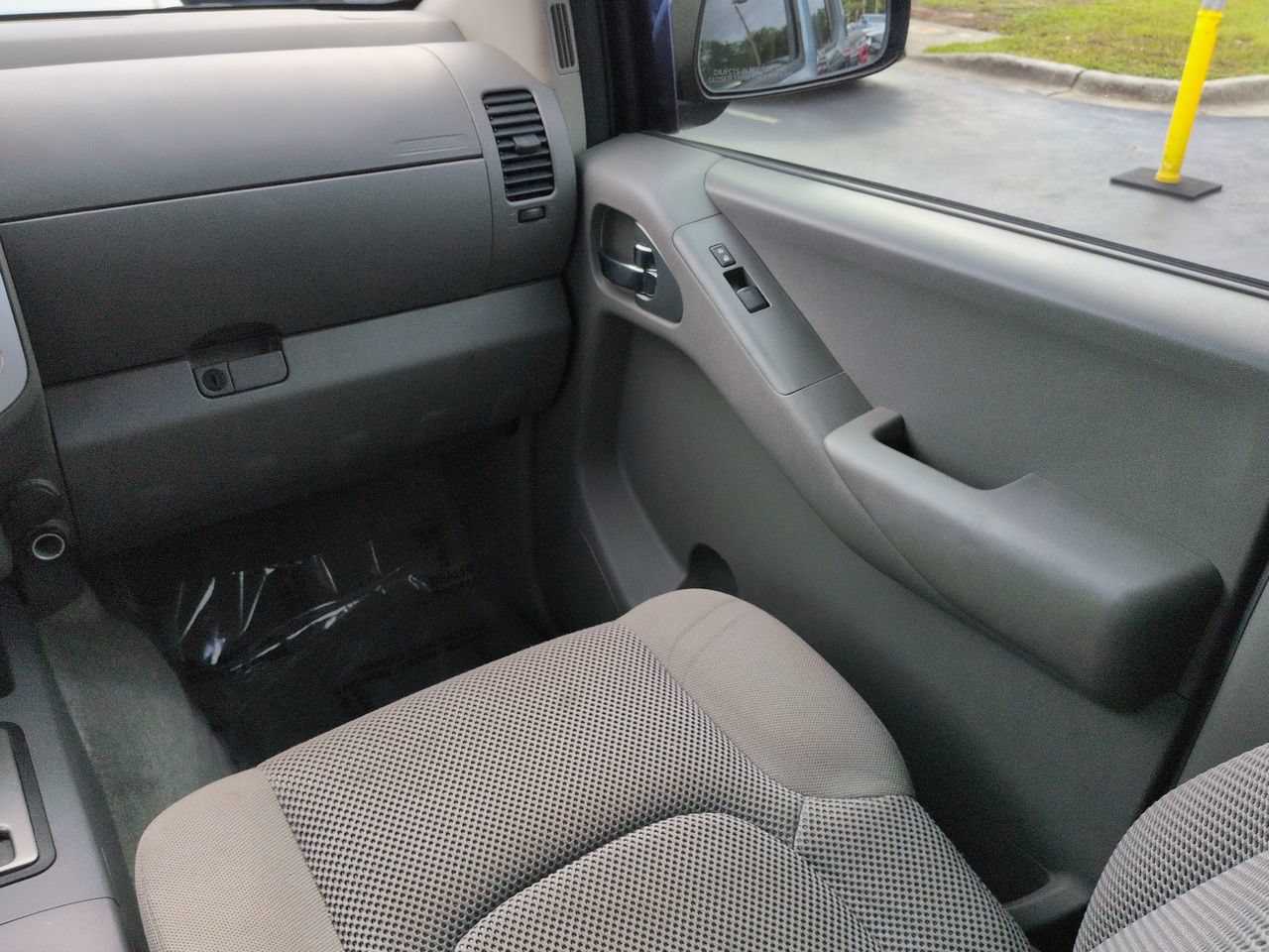 Used 2013 Nissan Frontier SV RWD image 16