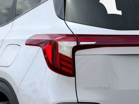 New 2026 Kia Seltos S AWD/4WD image 11