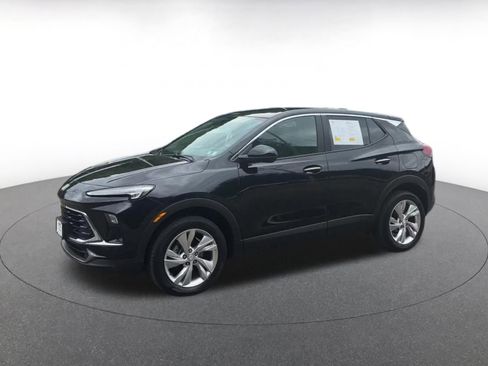Used 2025 Buick Encore GX Preferred AWD/4WD image 8