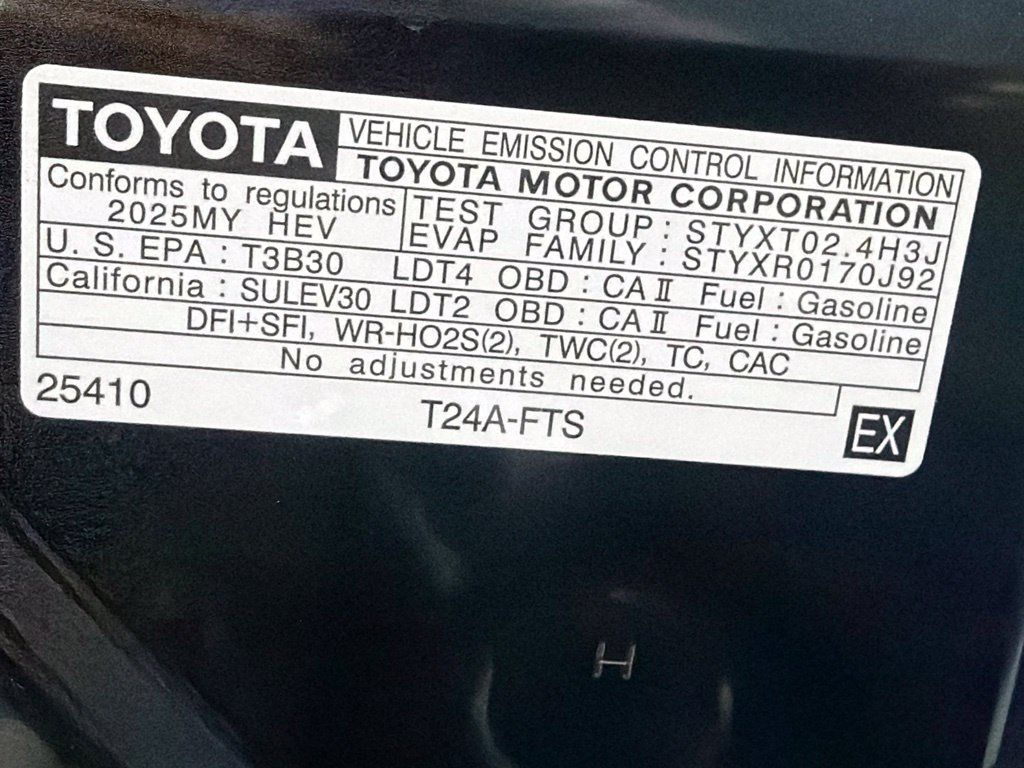 Used 2025 Toyota 4Runner Platinum AWD/4WD image 19