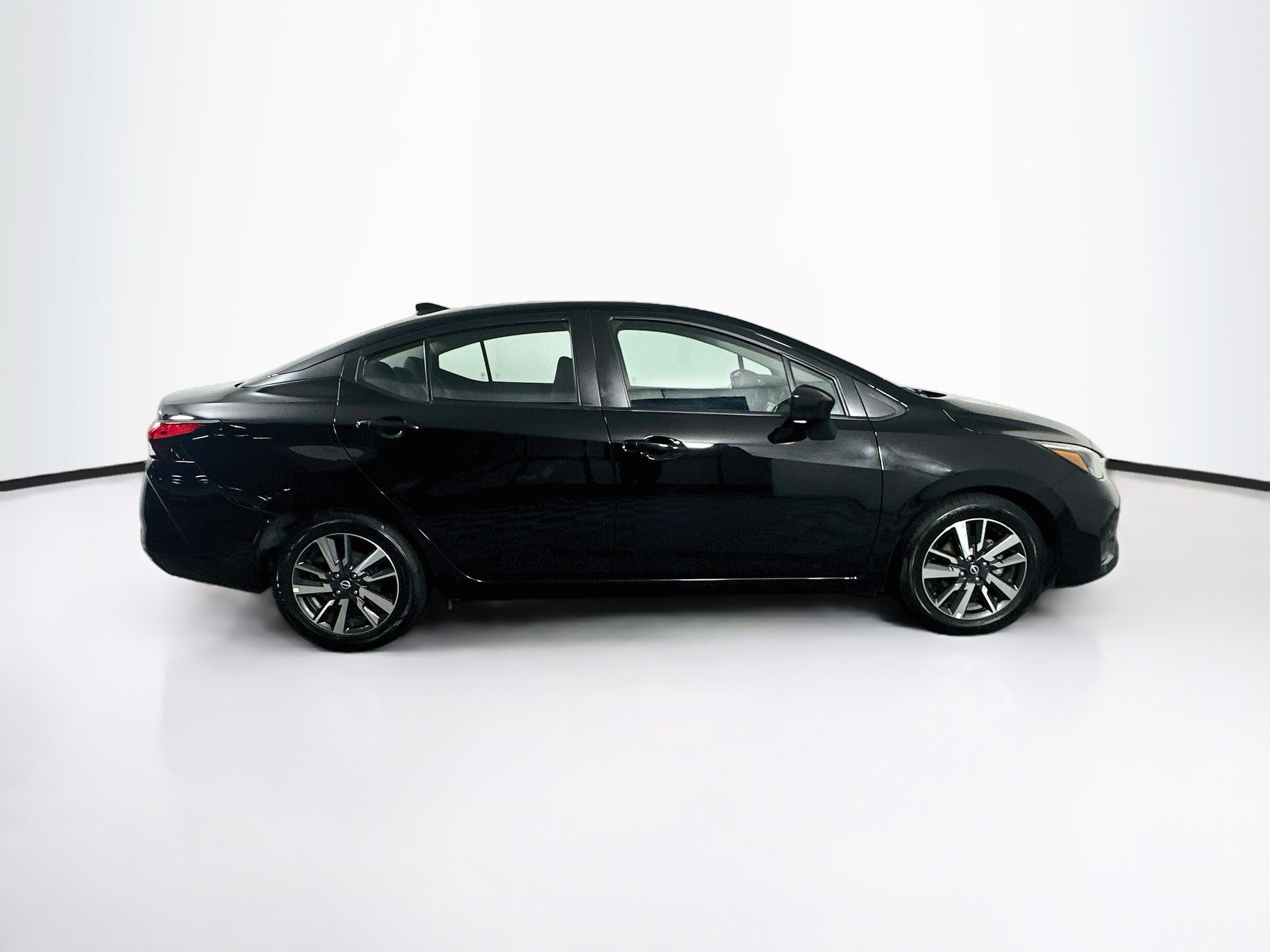 Used 2025 Nissan Versa SV FWD image 10