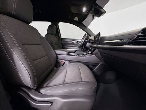 Used 2024 Chevrolet Traverse LS FWD image 25