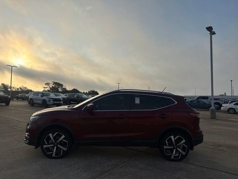 Used 2022 Nissan Rogue Sport SL w/ Premium Package FWD image 12
