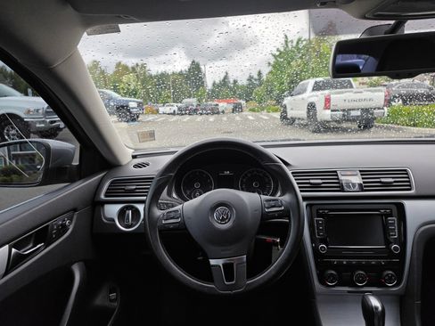 Used 2013 Volkswagen Passat 2.5 SE FWD image 11