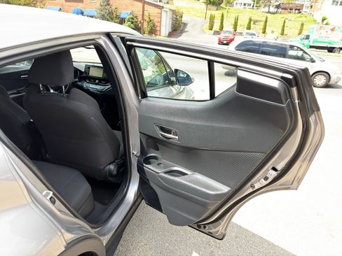 Used 2018 Toyota C-HR XLE image 17