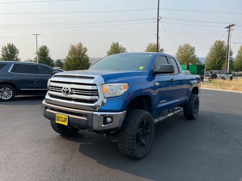 Used 2016 Toyota Tundra SR5 w/ TRD Off Road Package AWD/4WD image 7