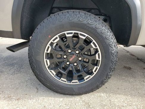 New 2026 GMC Canyon AT4 image 6