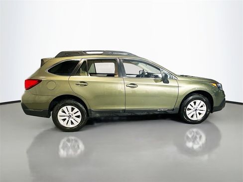 Used 2019 Subaru Outback 2.5i image 9