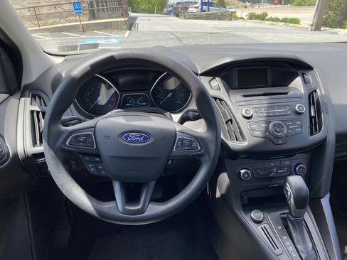 Used 2017 Ford Focus SE FWD image 24
