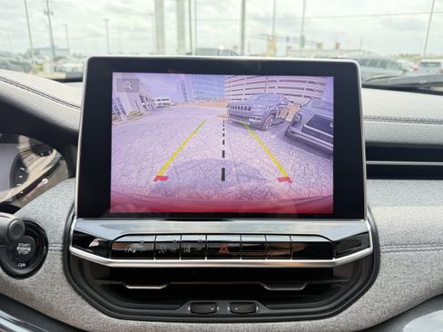 Used 2024 Jeep Compass Latitude image 22