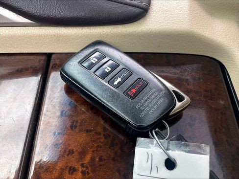 Used 2018 Lexus ES 350 w/ Luxury Package w/Wood Trim FWD image 14