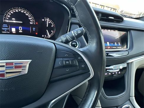 Used 2017 Cadillac XT5 Luxury w/ Driver Awareness Package image 38