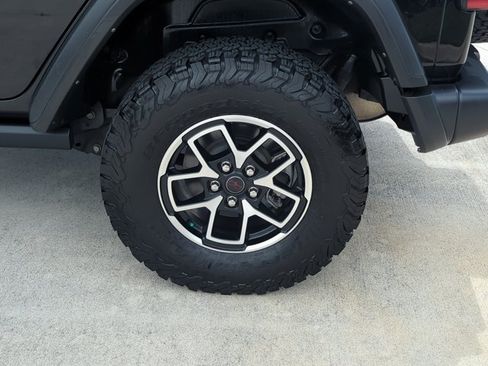 Used 2024 Jeep Wrangler Unlimited Rubicon AWD/4WD image 22