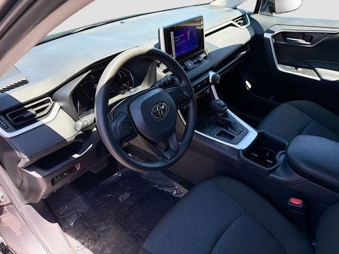 Used 2025 Toyota RAV4 XLE image 25