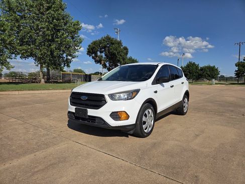 Used 2018 Ford Escape S FWD image 4