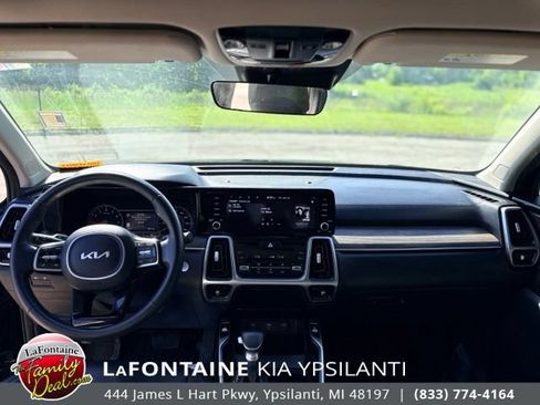 Certified 2022 Kia Sorento S w/ Panoramic Sunroof Package AWD/4WD image 12