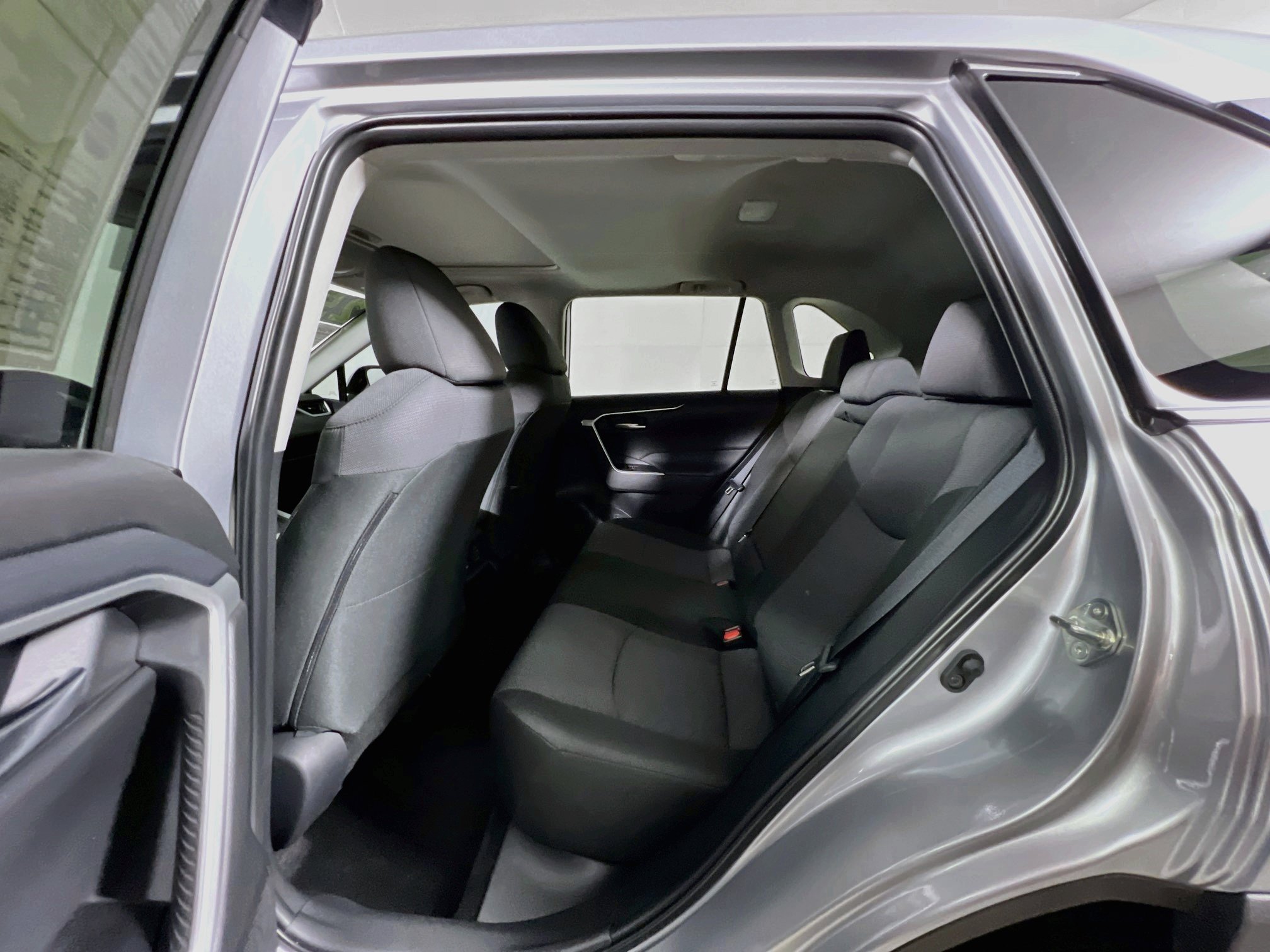 Used 2025 Toyota RAV4 XLE w/ Convenience Package FWD image 29