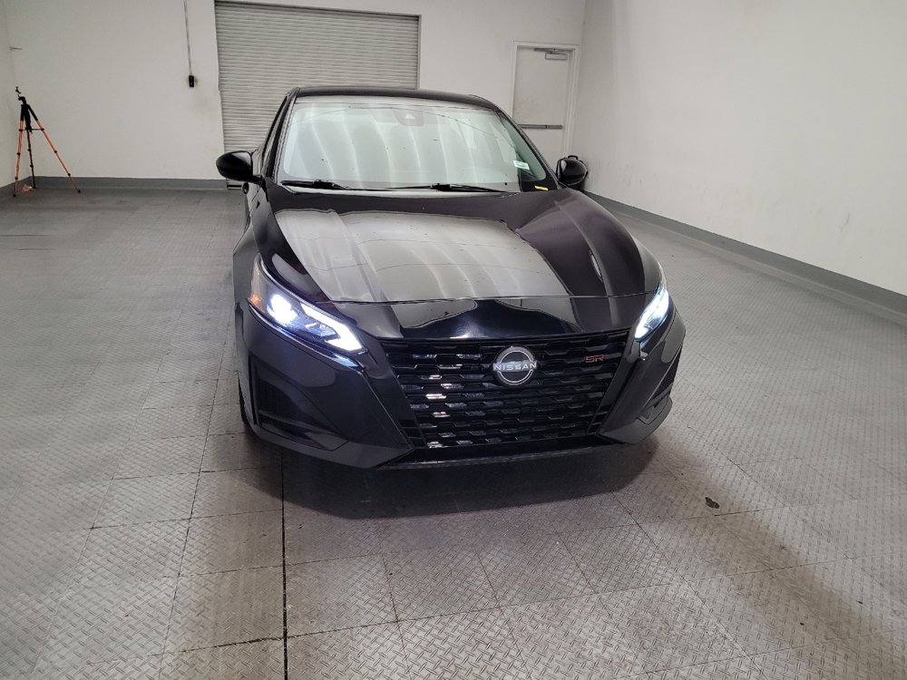 Used 2024 Nissan Altima 2.5 SR FWD image 14