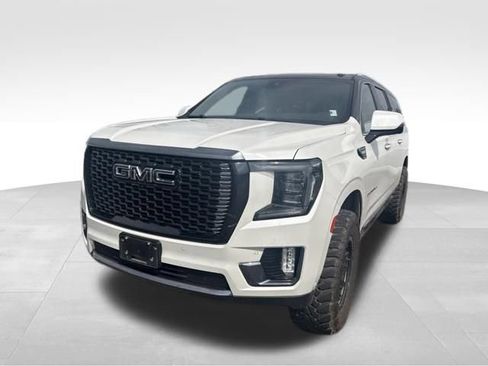 Used 2023 GMC Yukon XL Denali Ultimate AWD/4WD image 11