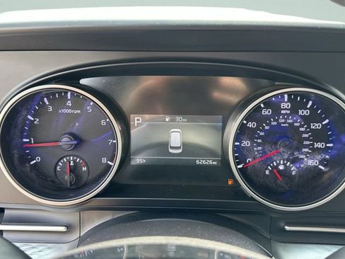 Used 2024 Kia Carnival LX FWD image 32
