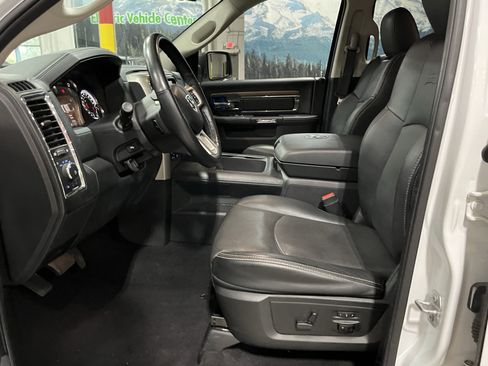 Used 2017 RAM 1500 Laramie w/ Convenience Group image 12