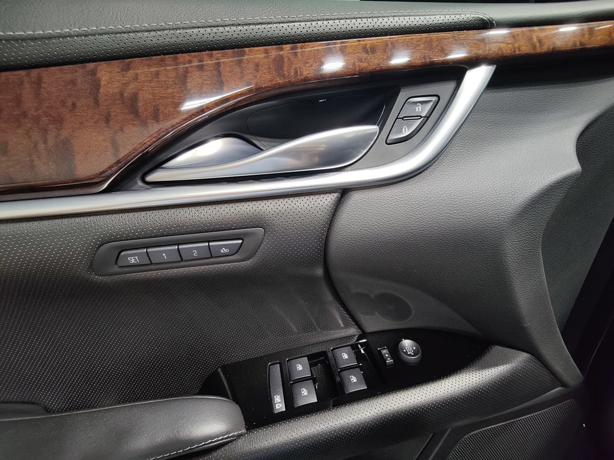 Used 2013 Cadillac XTS Luxury w/ Driver Awareness Package AWD/4WD image 29