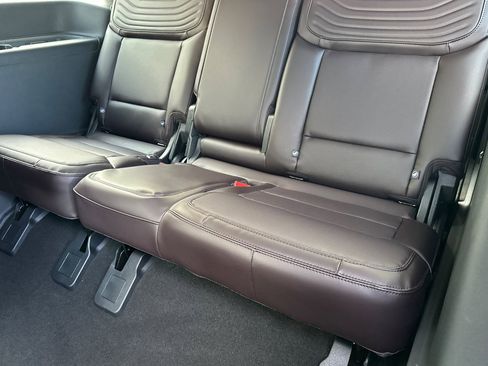 New 2025 Ford Expedition Platinum w/ Platinum Ultimate Package image 16