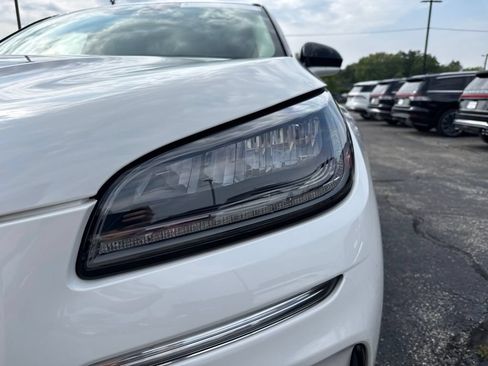 Used 2023 Lincoln Corsair FWD image 6