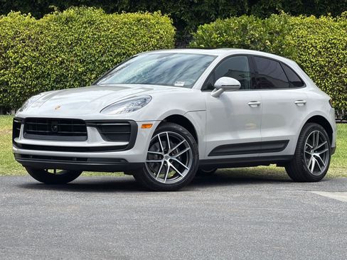 Certified 2025 Porsche Macan AWD/4WD image 1