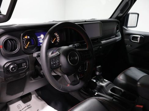 Certified 2024 Jeep Wrangler Rubicon w/ Convenience Group image 15