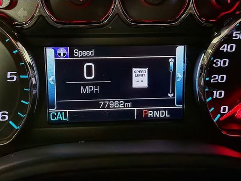 Used 2020 Chevrolet Suburban Premier image 13