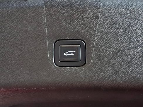 Used 2019 Chevrolet Traverse LT AWD/4WD image 7