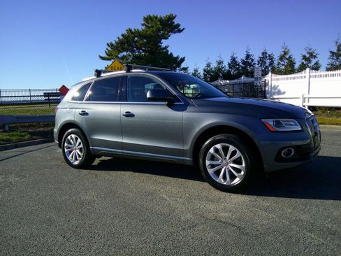 Used 2016 Audi Q5 2.0T Premium Plus w/ Technology Package image 2