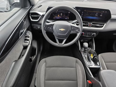 Used 2024 Chevrolet TrailBlazer LT AWD/4WD image 17
