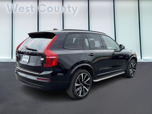 Used 2023 Volvo XC90 T8 Ultimate w/ Lounge Package AWD/4WD image 4