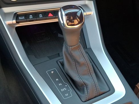 Certified 2025 Audi Q3 2.0T Premium Plus w/ Premium Plus Package image 16