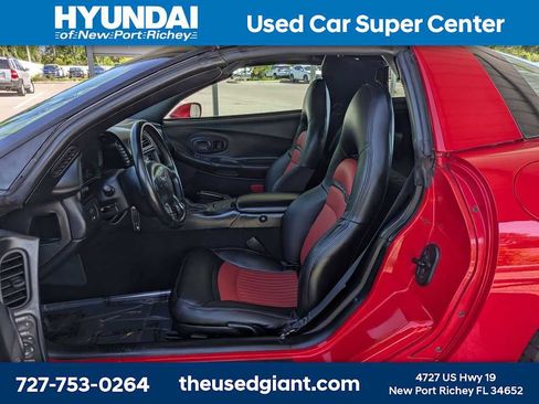 Used 1998 Chevrolet Corvette Coupe w/ Roof Pkg image 17