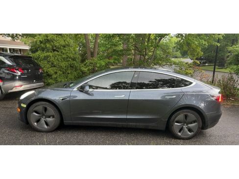 Used 2019 Tesla Model 3 Standard Range Plus RWD image 2