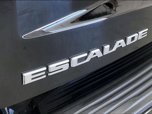 Used 2021 Cadillac Escalade Premium Luxury w/ Performance Package AWD/4WD image 9