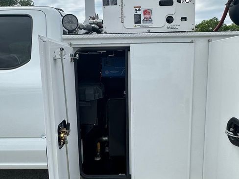 Used 2023 Ford F550 4x4 SuperCab Super Duty image 10