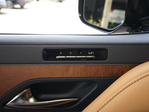 Used 2026 Lexus LX 700h Luxury AWD/4WD image 30