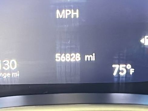 Used 2023 Chrysler Pacifica Touring-L FWD image 18