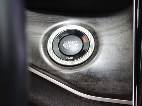 Used 2021 Jeep Grand Cherokee L Limited RWD image 19